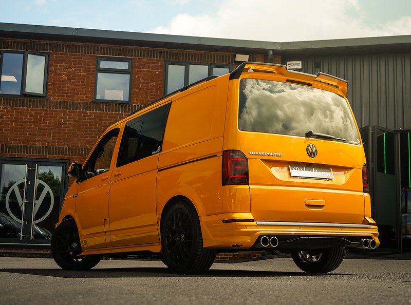 Volkswagen Transporter T32 Tdi Haven 6 TT Kombi Highline Bmt 2.0 5dr Van With Side Windows Semi Auto Diesel