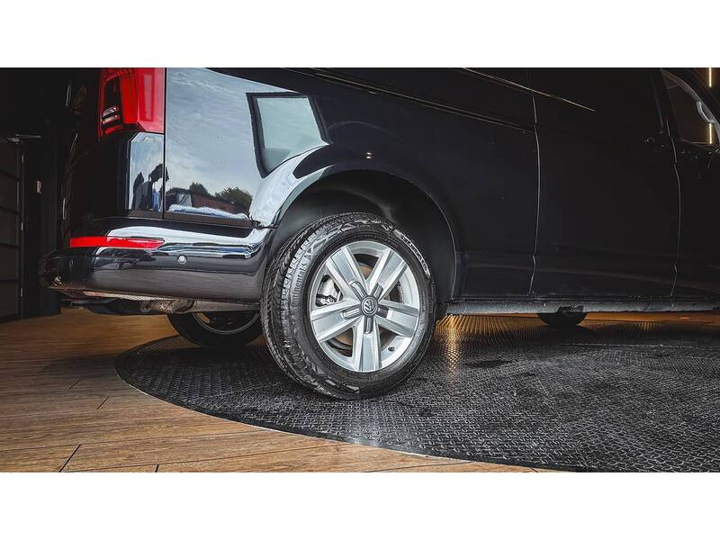 Volkswagen T32 Panel Van Highline LWB 204PS 2.0 TDI DSG 4MOTION