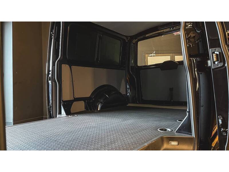 Volkswagen T32 Panel Van Highline LWB 204PS 2.0 TDI DSG 4MOTION