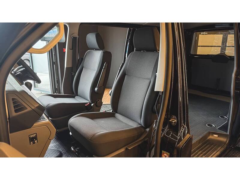 Volkswagen T32 Panel Van Highline LWB 204PS 2.0 TDI DSG 4MOTION