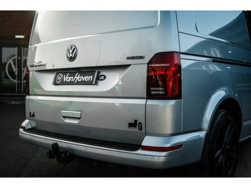 Volkswagen 2.0 BiTDI T32 Highline Kombi Double Cab 5dr Diesel DSG 4Motion LWB Euro 6 (s/s) (204 ps)