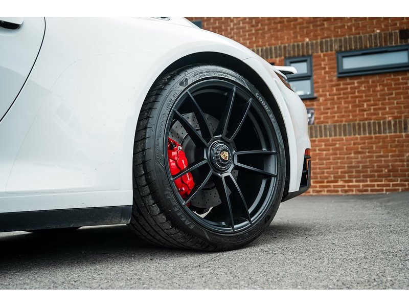Porsche 3.0T 992 Carrera 4 GTS Coupe 2dr Petrol PDK 4WD Euro 6 (s/s) (480 ps)