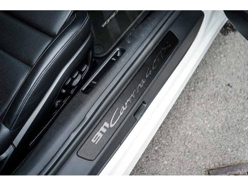 Porsche 3.0T 992 Carrera 4 GTS Coupe 2dr Petrol PDK 4WD Euro 6 (s/s) (480 ps)