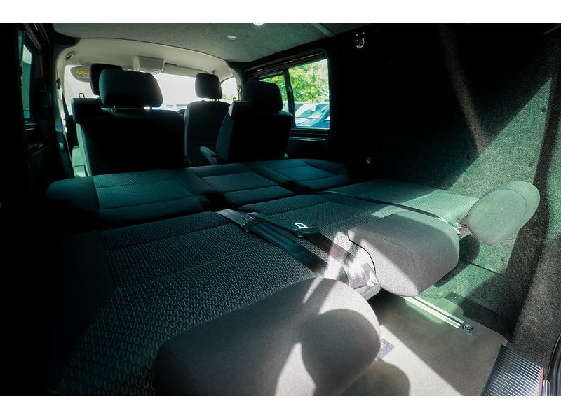 Volkswagen Volkswagen Transporter TDI T32 Highline Combi Van 2.0 Automatic Diesel