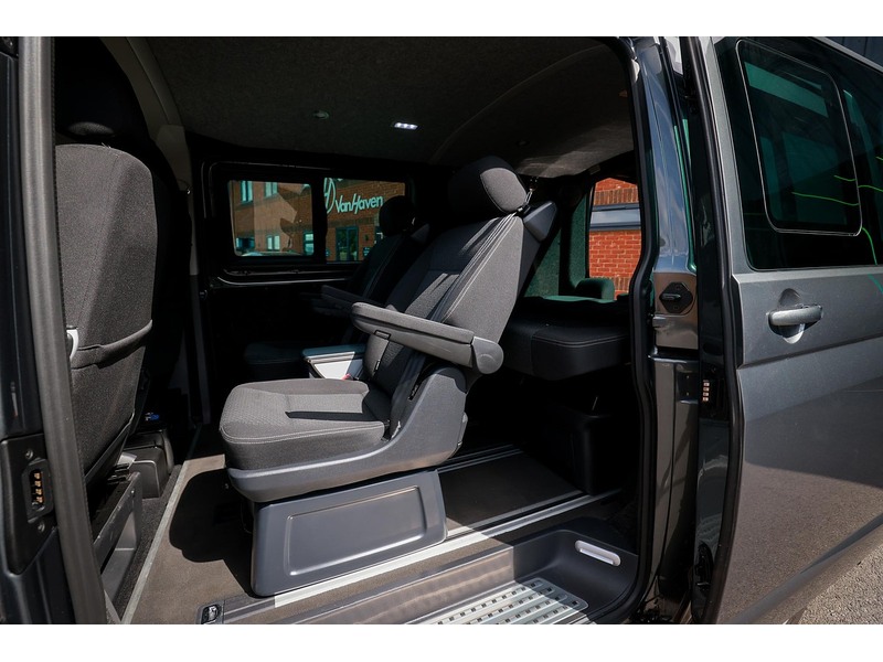 Volkswagen Volkswagen Transporter TDI T32 Highline Combi Van 2.0 Automatic Diesel