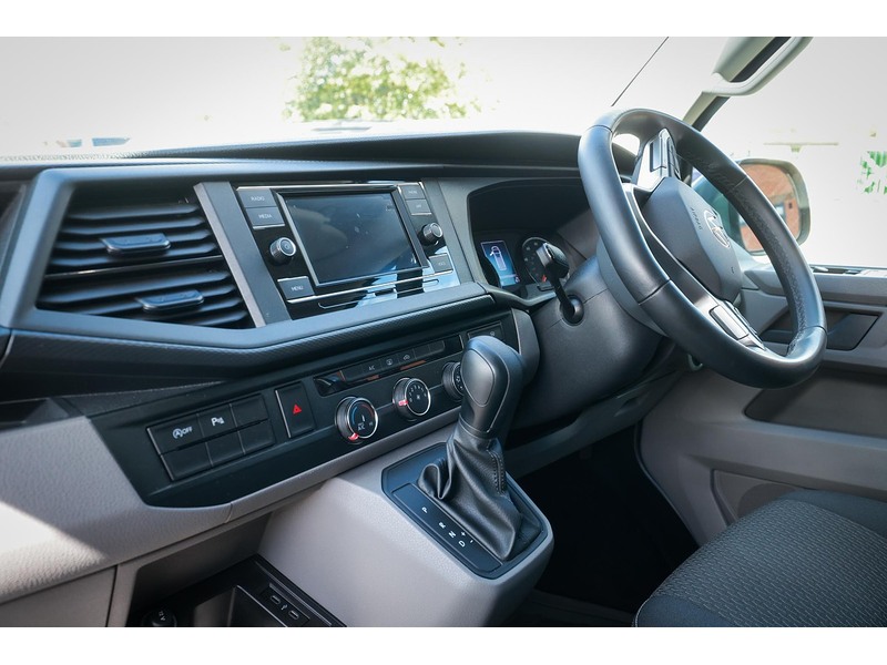 Volkswagen Volkswagen Transporter TDI T32 Highline Combi Van 2.0 Automatic Diesel
