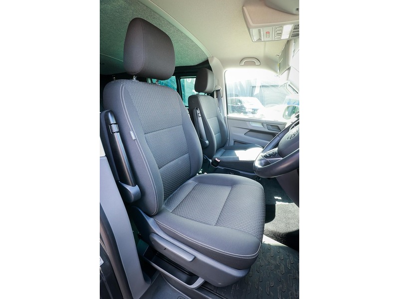 Volkswagen Volkswagen Transporter TDI T32 Highline Combi Van 2.0 Automatic Diesel