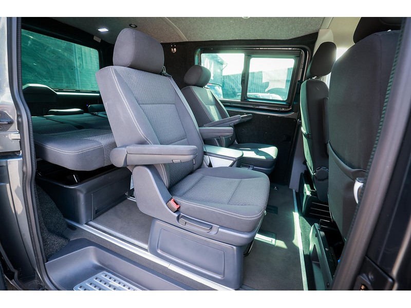 Volkswagen Volkswagen Transporter TDI T32 Highline Combi Van 2.0 Automatic Diesel