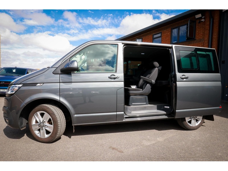 Volkswagen Volkswagen Transporter TDI T32 Highline Combi Van 2.0 Automatic Diesel