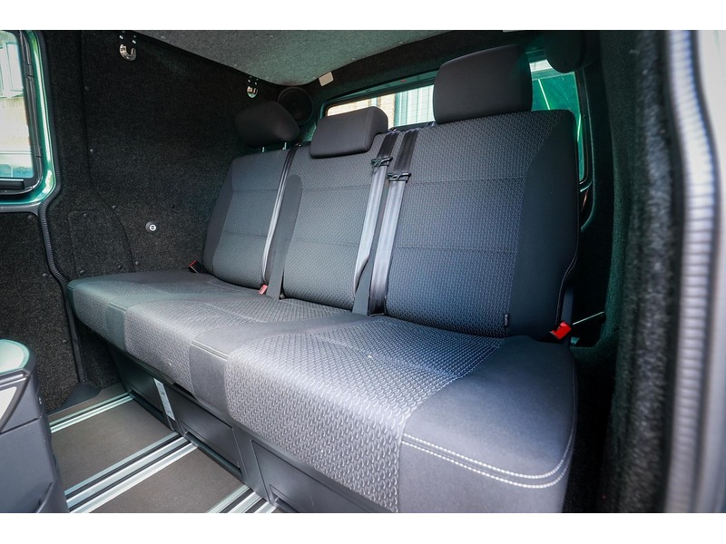 Volkswagen Volkswagen Transporter TDI T32 Highline Combi Van 2.0 Automatic Diesel