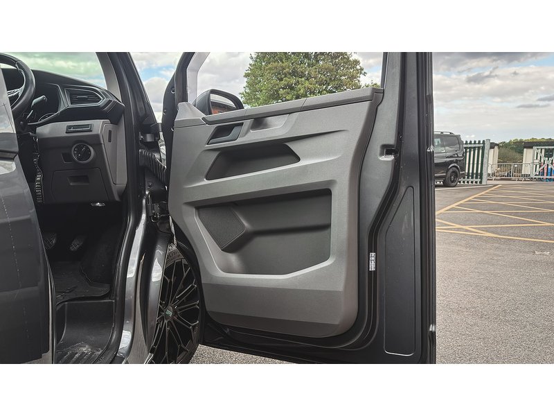 Volkswagen 2.0 TDI T32 Highline Kombi Double Cab 5dr Diesel DSG FWD SWB Euro 6 (s/s) (150 ps)