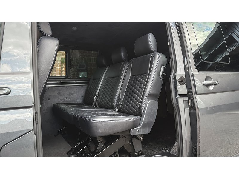 Volkswagen 2.0 TDI T32 Highline Kombi Double Cab 5dr Diesel DSG FWD SWB Euro 6 (s/s) (150 ps)