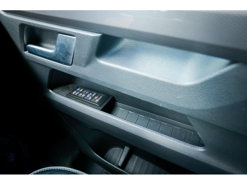 Volkswagen 2.0 BiTDI T32 Highline Panel Van 5dr Diesel DSG 4Motion LWB Euro 6 (s/s) (204 ps)