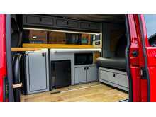 Volkswagen VW VOLKSWAGEN TRANSPORTER T6.1 2.0 BiTDI T32 HIGHLINE KOMBI 204 DSG 4Motion LWB