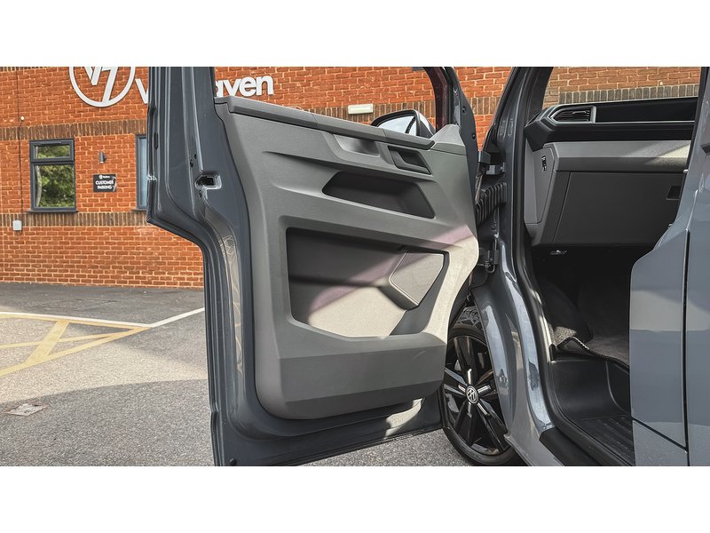 Volkswagen T30 Panel Van Highline LWB 150PS 2.0 TDI DSG
