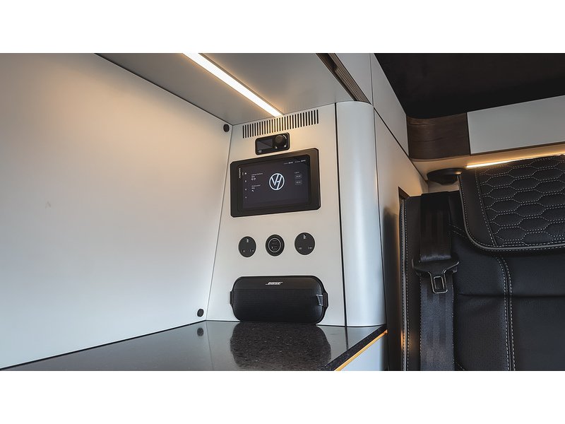 Volkswagen T30 Panel Van Highline LWB 150PS 2.0 TDI DSG