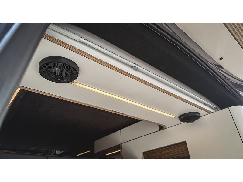 Volkswagen T30 Panel Van Highline LWB 150PS 2.0 TDI DSG