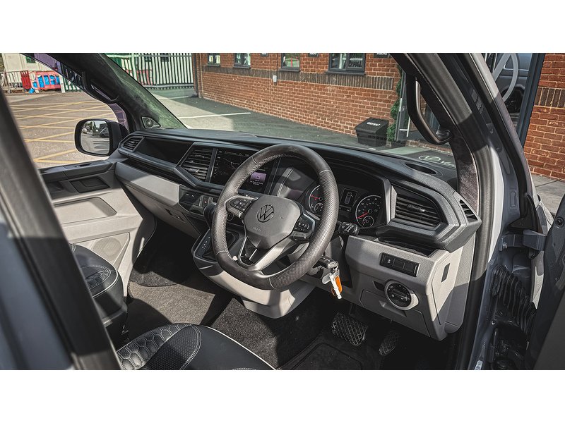 Volkswagen T30 Panel Van Highline LWB 150PS 2.0 TDI DSG