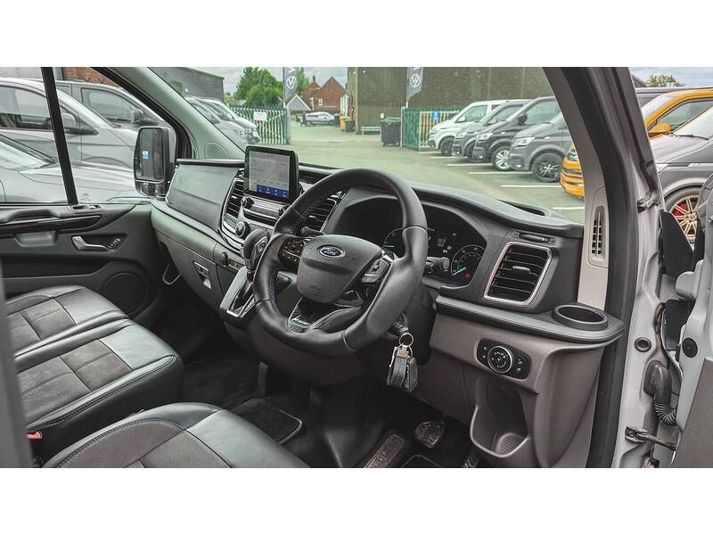 Ford 320 EcoBlue Limited Combi Van 2.0 Automatic Diesel