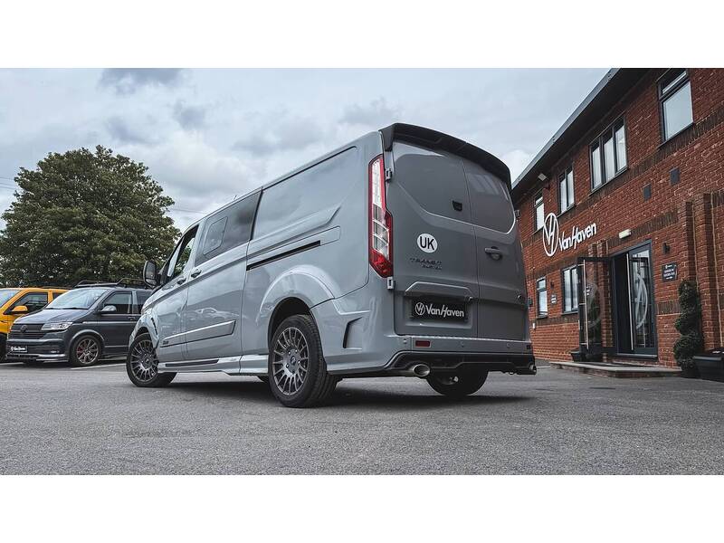 Ford 320 EcoBlue Limited Combi Van 2.0 Automatic Diesel