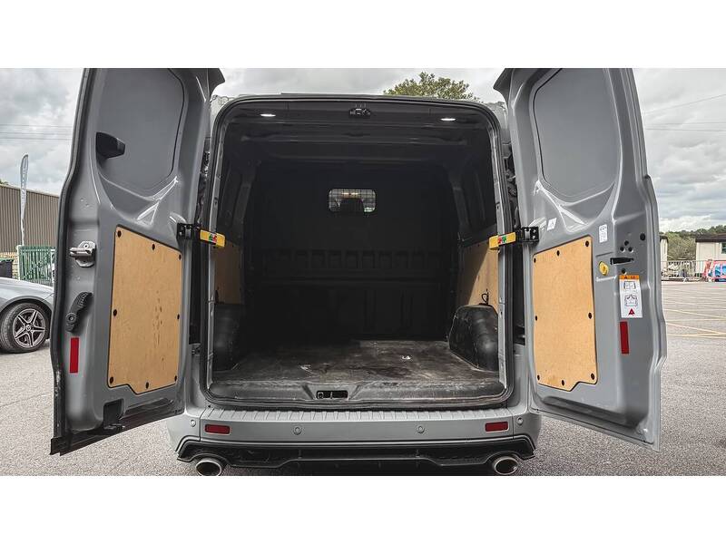 Ford 320 EcoBlue Limited Combi Van 2.0 Automatic Diesel