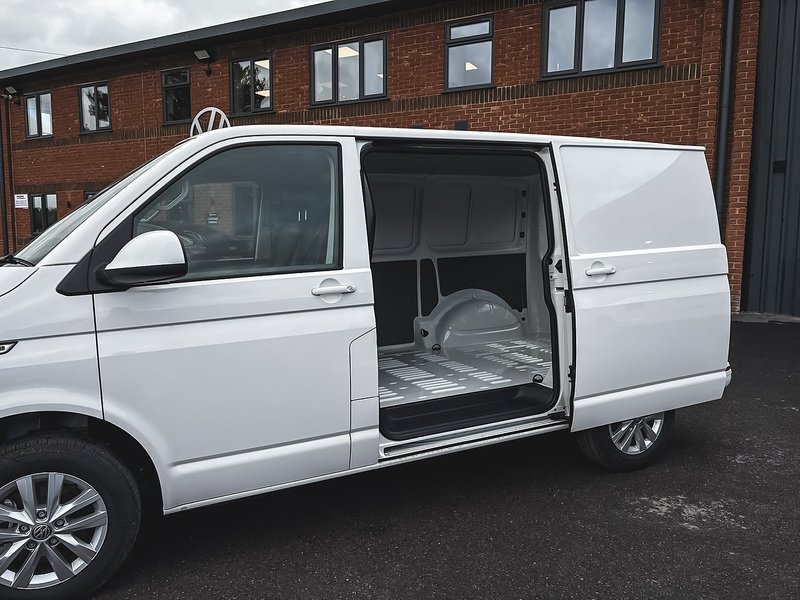 Volkswagen 2.0 TDI T30 Highline Panel Van 5dr Diesel DSG FWD SWB Euro 6 (s/s) (150 ps)