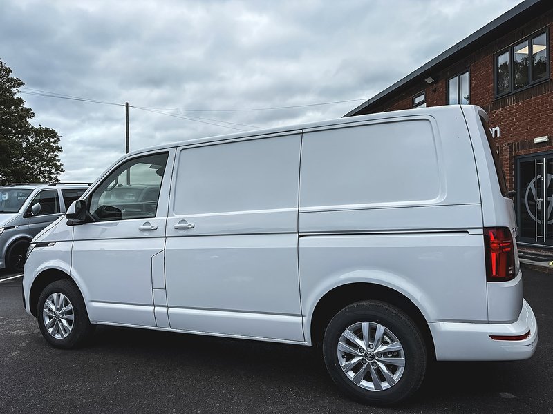 Volkswagen 2.0 TDI T30 Highline Panel Van 5dr Diesel DSG FWD SWB Euro 6 (s/s) (150 ps)
