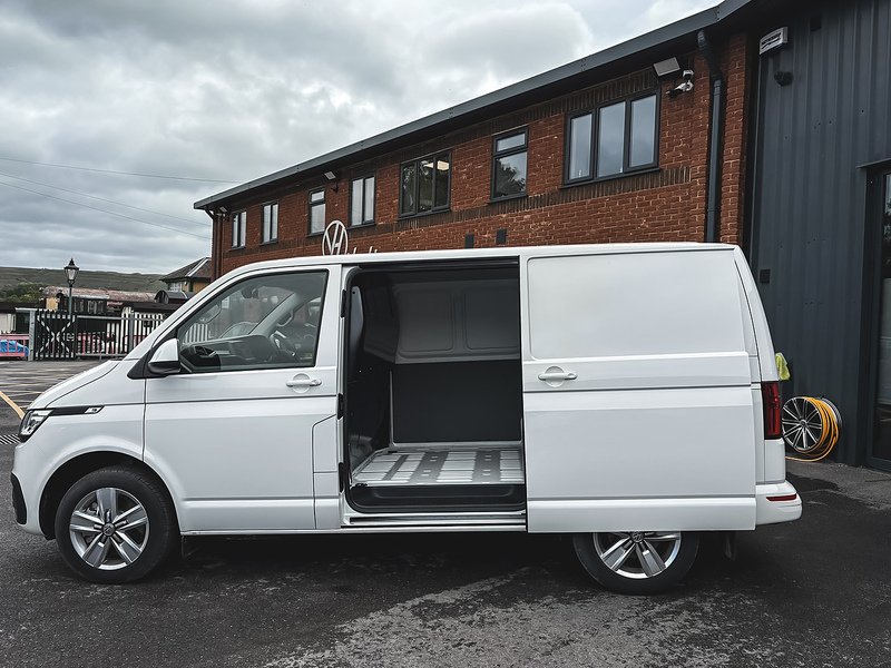 Volkswagen 2.0 BiTDI T32 Highline Panel Van 5dr Diesel DSG FWD SWB Euro 6 (s/s) (199 ps)