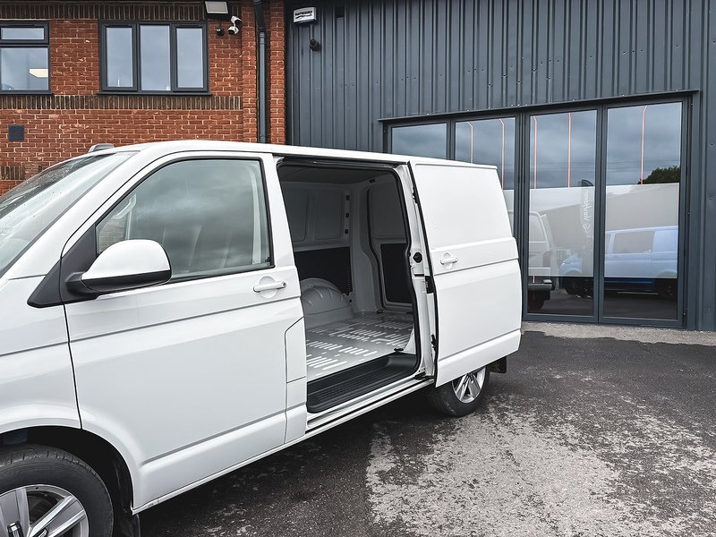 Volkswagen 2.0 BiTDI T32 Highline Panel Van 5dr Diesel DSG FWD SWB Euro 6 (s/s) (199 ps)