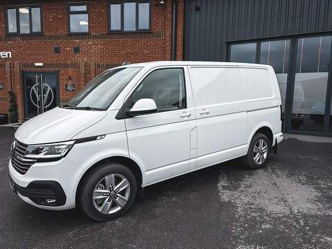 Volkswagen 2.0 BiTDI T32 Highline Panel Van 5dr Diesel DSG FWD SWB Euro 6 (s/s) (199 ps)
