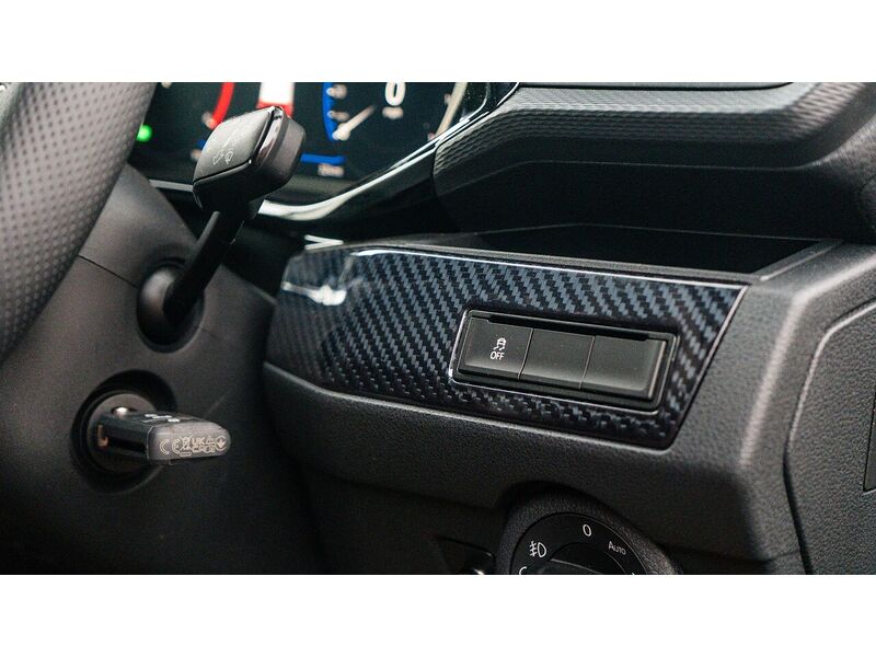 Volkswagen 2.0 BiTDI T32 Highline Panel Van 5dr Diesel DSG 4Motion LWB Euro 6 (s/s) (199 ps)