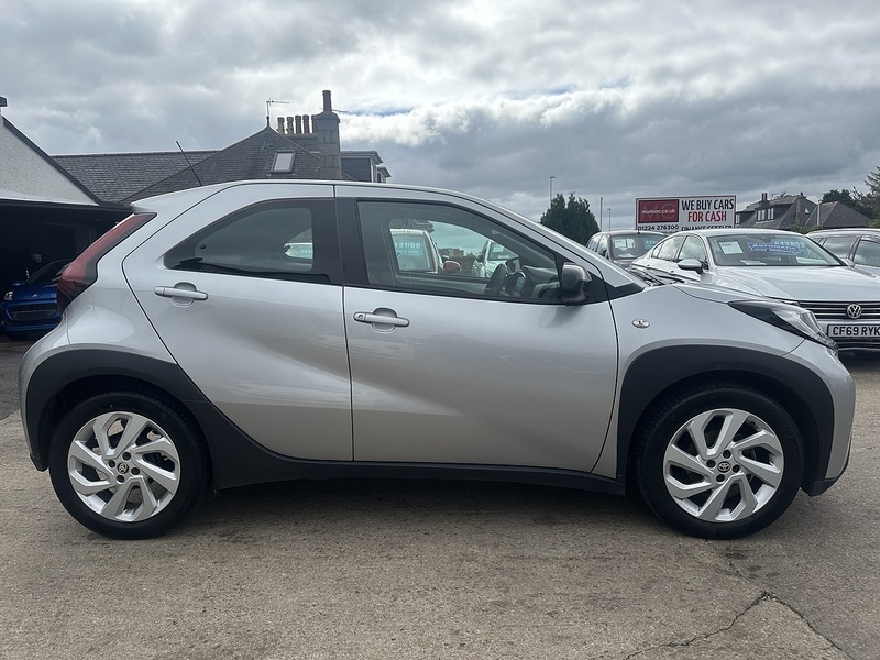 Toyota 1.0 VVT-i Pure Hatchback 5dr Petrol Manual Euro 6 (s/s) (72 ps)