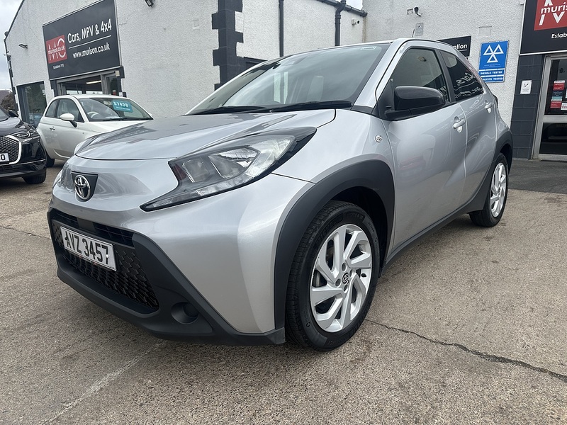 Toyota 1.0 VVT-i Pure Hatchback 5dr Petrol Manual Euro 6 (s/s) (72 ps)