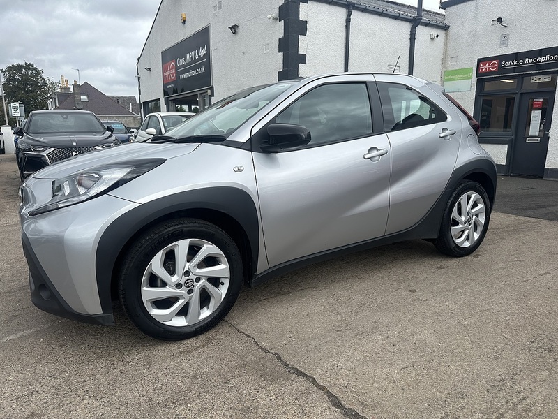 Toyota 1.0 VVT-i Pure Hatchback 5dr Petrol Manual Euro 6 (s/s) (72 ps)