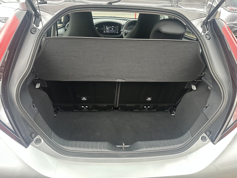 Toyota 1.0 VVT-i Pure Hatchback 5dr Petrol Manual Euro 6 (s/s) (72 ps)