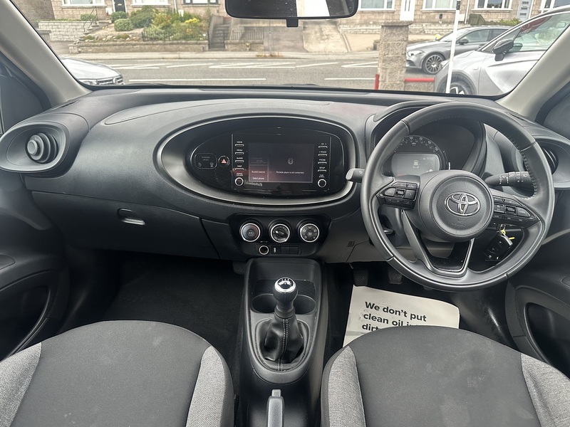 Toyota 1.0 VVT-i Pure Hatchback 5dr Petrol Manual Euro 6 (s/s) (72 ps)