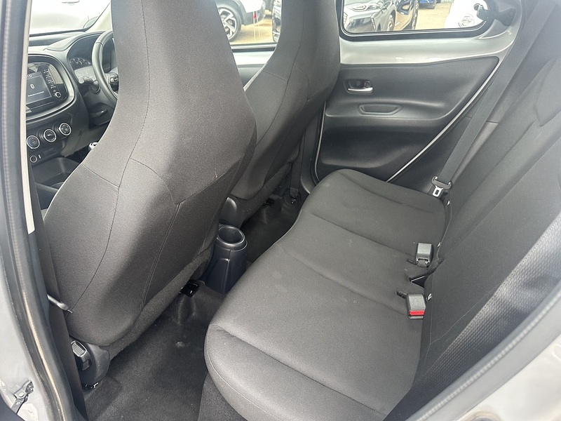 Toyota 1.0 VVT-i Pure Hatchback 5dr Petrol Manual Euro 6 (s/s) (72 ps)