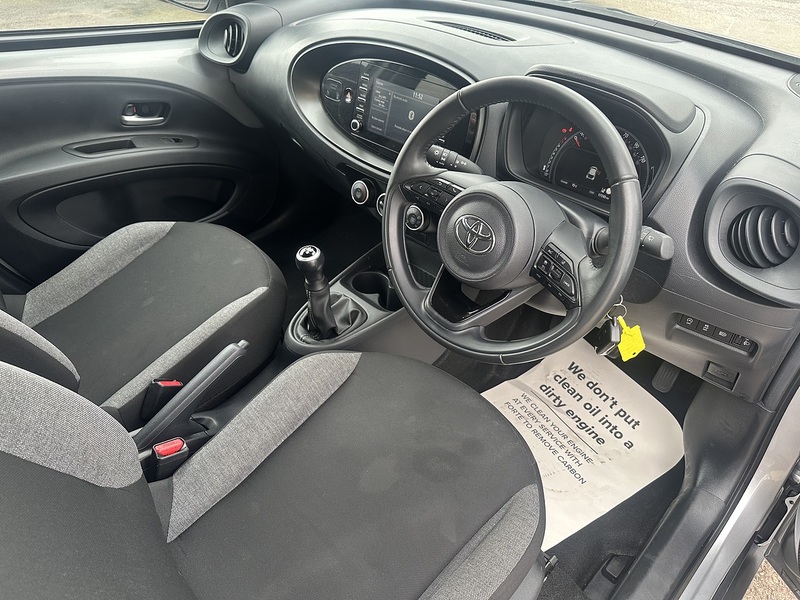 Toyota 1.0 VVT-i Pure Hatchback 5dr Petrol Manual Euro 6 (s/s) (72 ps)