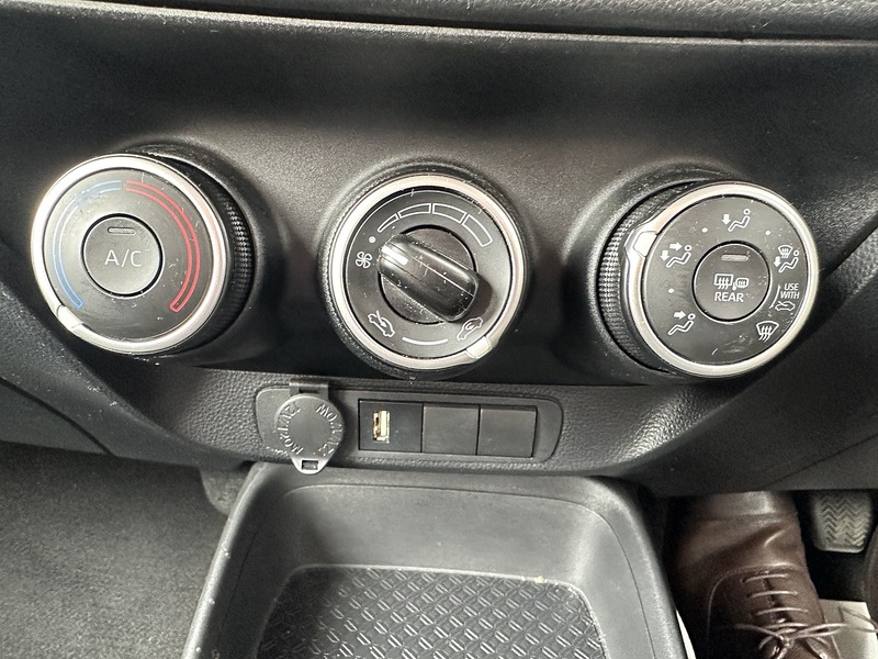 Toyota 1.0 VVT-i Pure Hatchback 5dr Petrol Manual Euro 6 (s/s) (72 ps)