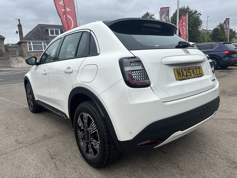 Fiat 1.2 MHEV SUV 5dr Petrol Hybrid e-DCT Euro 6 (s/s) (100 ps)