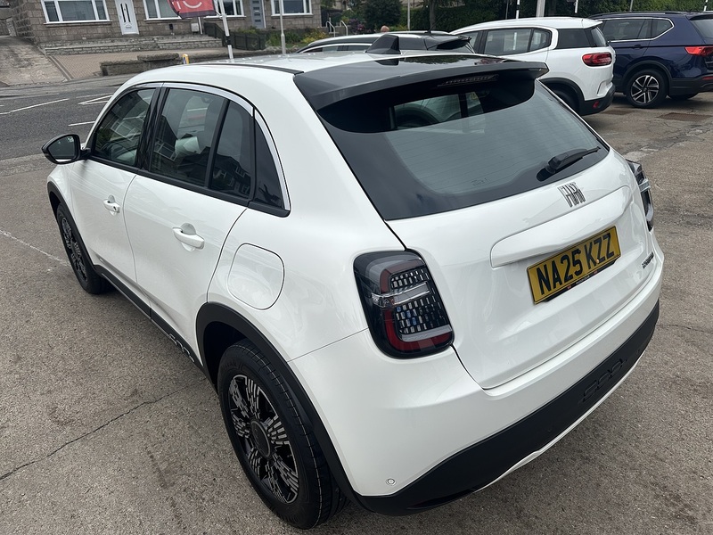 Fiat 1.2 MHEV SUV 5dr Petrol Hybrid e-DCT Euro 6 (s/s) (100 ps)