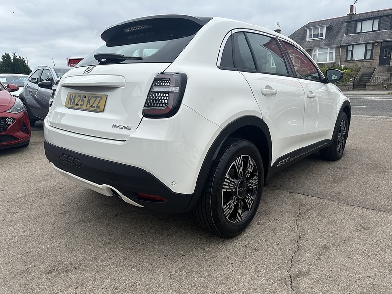 Fiat 1.2 MHEV SUV 5dr Petrol Hybrid e-DCT Euro 6 (s/s) (100 ps)