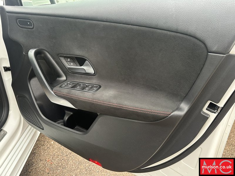 Mercedes-Benz 1.3 A180 AMG Line (Executive) Hatchback 5dr Petrol 7G-DCT Euro 6 (s/s) (136 ps)