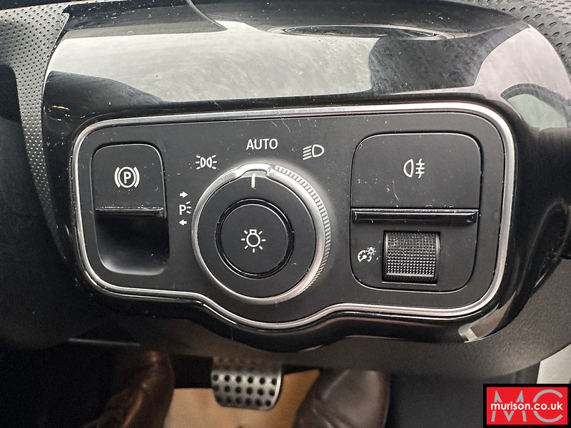 Mercedes-Benz 1.3 A180 AMG Line (Executive) Hatchback 5dr Petrol 7G-DCT Euro 6 (s/s) (136 ps)