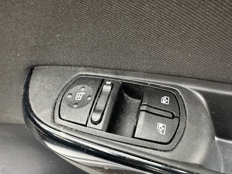 Vauxhall 1.4i ecoFLEX SRi VX Line Hatchback 3dr Petrol Manual Euro 6 (90 ps)