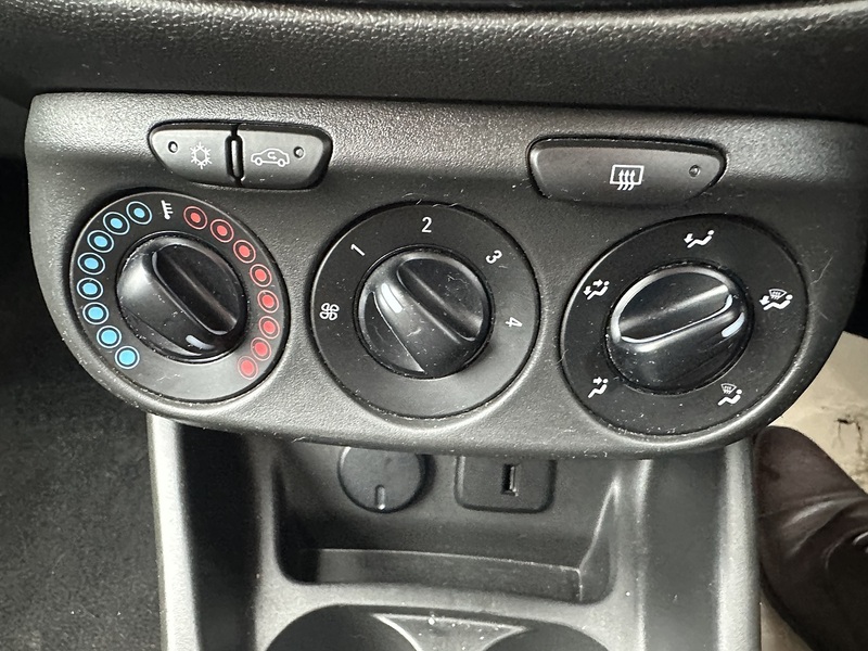 Vauxhall 1.4i ecoFLEX SRi VX Line Hatchback 3dr Petrol Manual Euro 6 (90 ps)