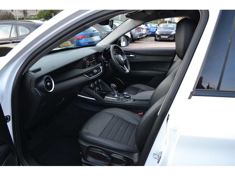 Alfa Romeo 2.0T Nero Edizione SUV 5dr Petrol Auto Q4 AWD Euro 6 (s/s) (200 ps)