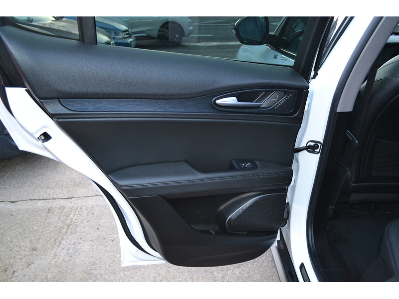 Alfa Romeo 2.0T Nero Edizione SUV 5dr Petrol Auto Q4 AWD Euro 6 (s/s) (200 ps)