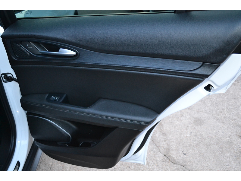 Alfa Romeo 2.0T Nero Edizione SUV 5dr Petrol Auto Q4 AWD Euro 6 (s/s) (200 ps)