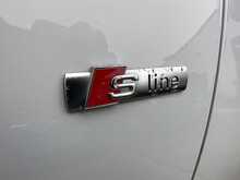 Audi A4 Avant TFSI Black Edition 